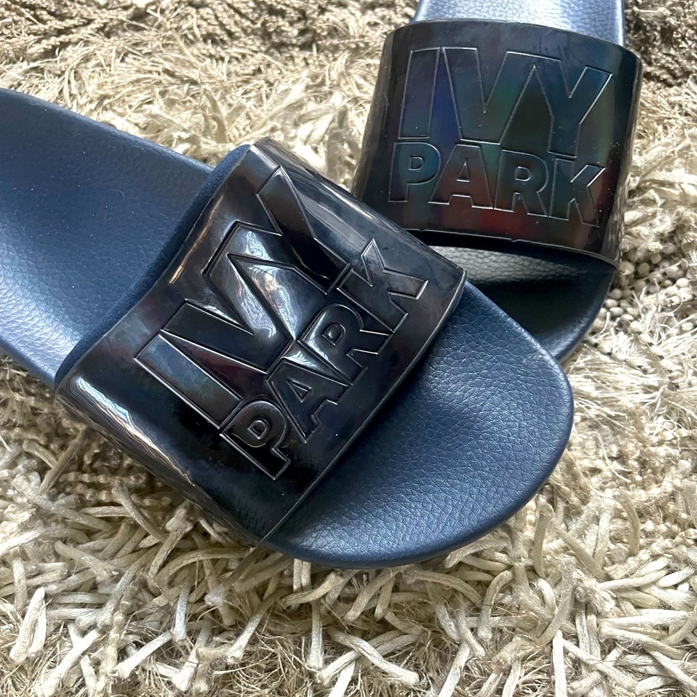 NAVY Ivy Park slides. Size 5